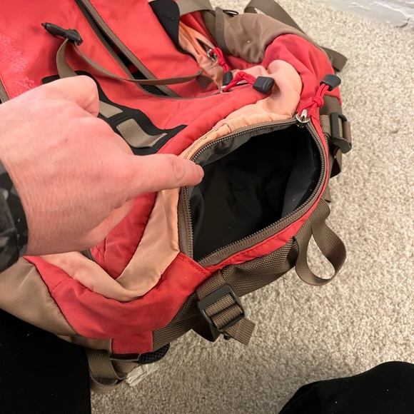 The North Face Surge 31l Women’s Backpack - Picture 6 of 7